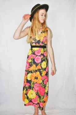 70's Vintage - Maxi Low-Cut Dress - Pink & Orange Floral - Size XS