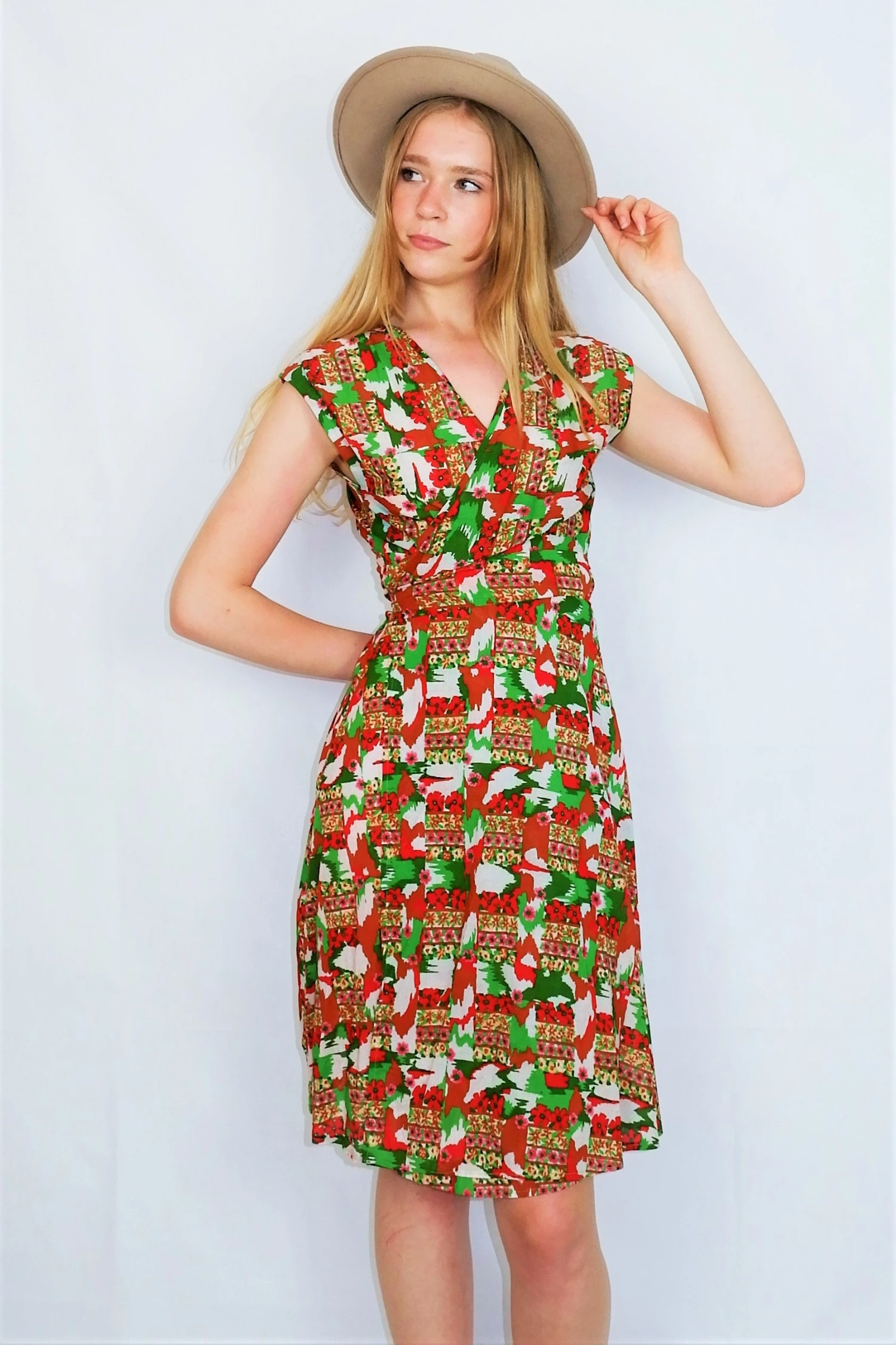 70s Vintage Wrap Dress - Bright Summer Garden - S/M 1 70s Vintage Wrap Dress - Bright Summer Garden - S/M