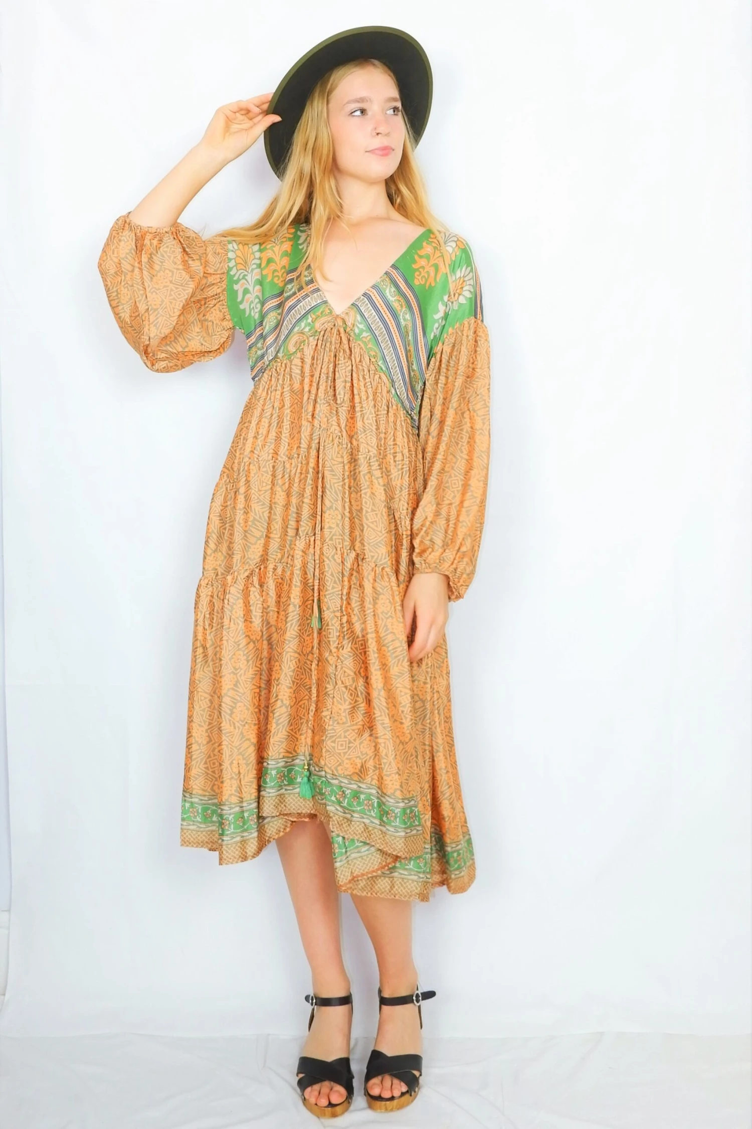 Gypsophila Midi Dress - Vintage Indian Sari - Ultramarine & Tangerine Floral Motif - Free Size L/XL 5 Gypsophila Midi Dress - Vintage Indian Sari - Ultramarine & Tangerine Floral Motif - Free Size L/XL - Image 5