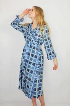 1970s Vintage Housecoat/Dress - Navy, Sky Blue & Burnt Orange Weave Frill - Size L/XL