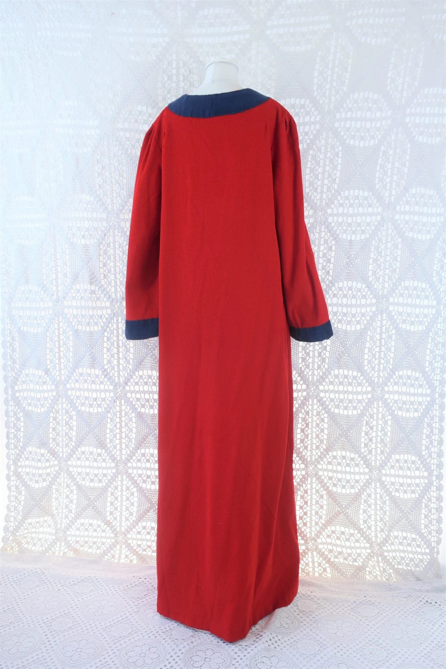 70's Vintage Dress - Corduroy Bright Red W/ Blue Trim Kaftan - Size M/L 6 70's Vintage Dress - Corduroy Bright Red W/ Blue Trim Kaftan - Size M/L - Image 6