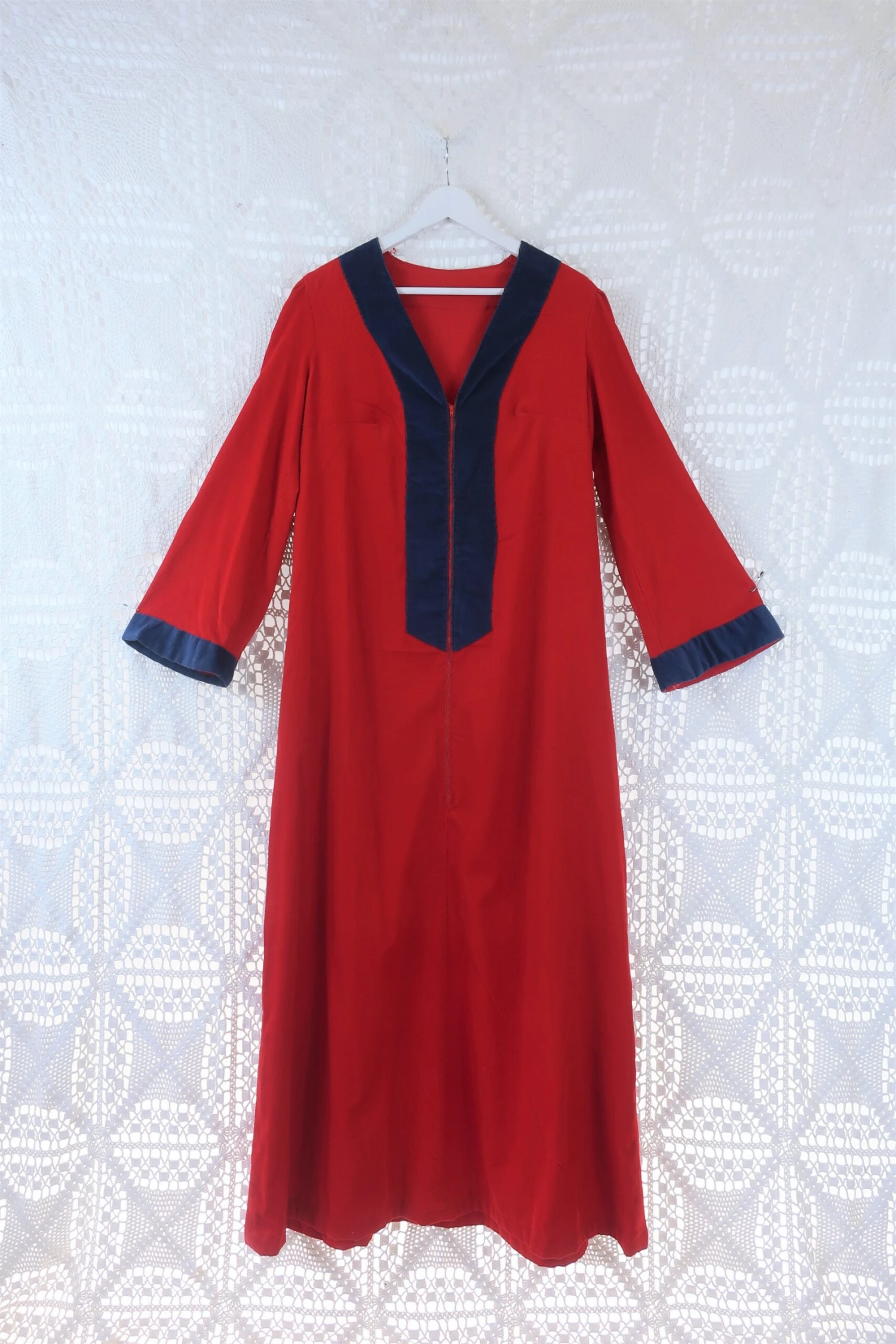 70's Vintage Dress - Corduroy Bright Red W/ Blue Trim Kaftan - Size M/L 2 70's Vintage Dress - Corduroy Bright Red W/ Blue Trim Kaftan - Size M/L - Image 2