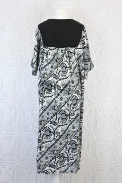 Vintage Indian Cotton Smock Dress - Black & White Embroidered Floral - Free Size S To XXL 16 Vintage Indian Cotton Smock Dress - Black & White Embroidered Floral - Free Size S To XXL -KIKIS Clothing Shop IMG 0929 74d72f21 f6b9 403d bce0 da1596e8b357