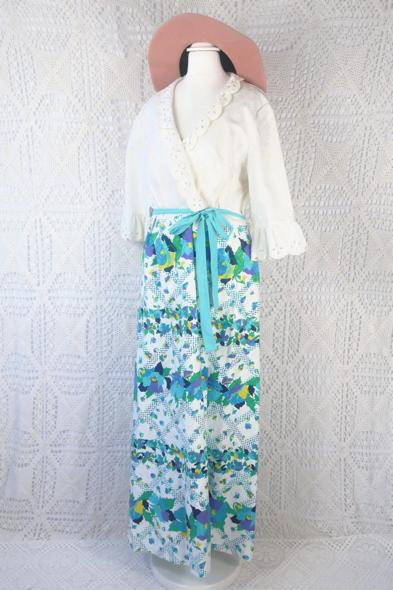 Vintage 70s Maxi - Broderie Anglaise Floral Wrap Dress - Free Size M 1 Vintage 70s Maxi - Broderie Anglaise Floral Wrap Dress - Free Size M