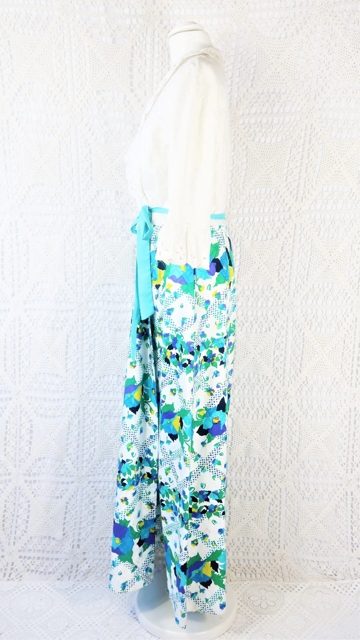 Vintage 70s Maxi - Broderie Anglaise Floral Wrap Dress - Free Size M 4 Vintage 70s Maxi - Broderie Anglaise Floral Wrap Dress - Free Size M - Image 4