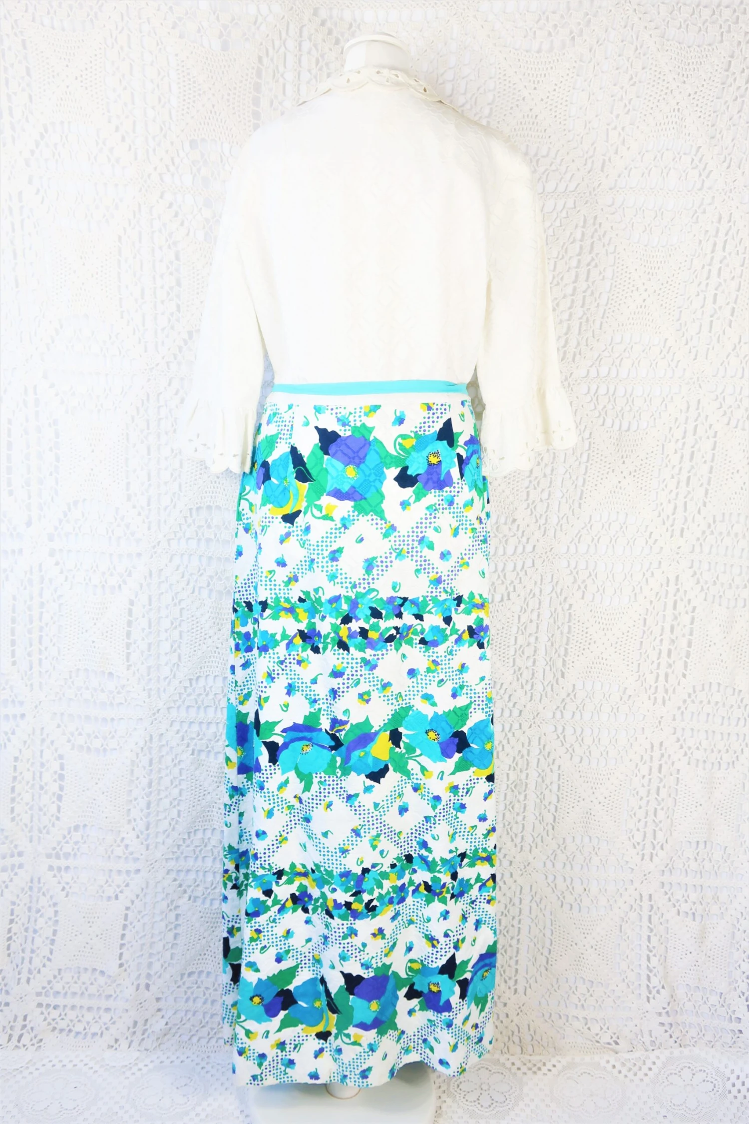 Vintage 70s Maxi - Broderie Anglaise Floral Wrap Dress - Free Size M 5 Vintage 70s Maxi - Broderie Anglaise Floral Wrap Dress - Free Size M - Image 5