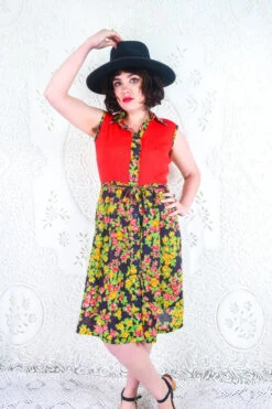 Vintage Button Up Dress - Red & Navy Floral - Size M