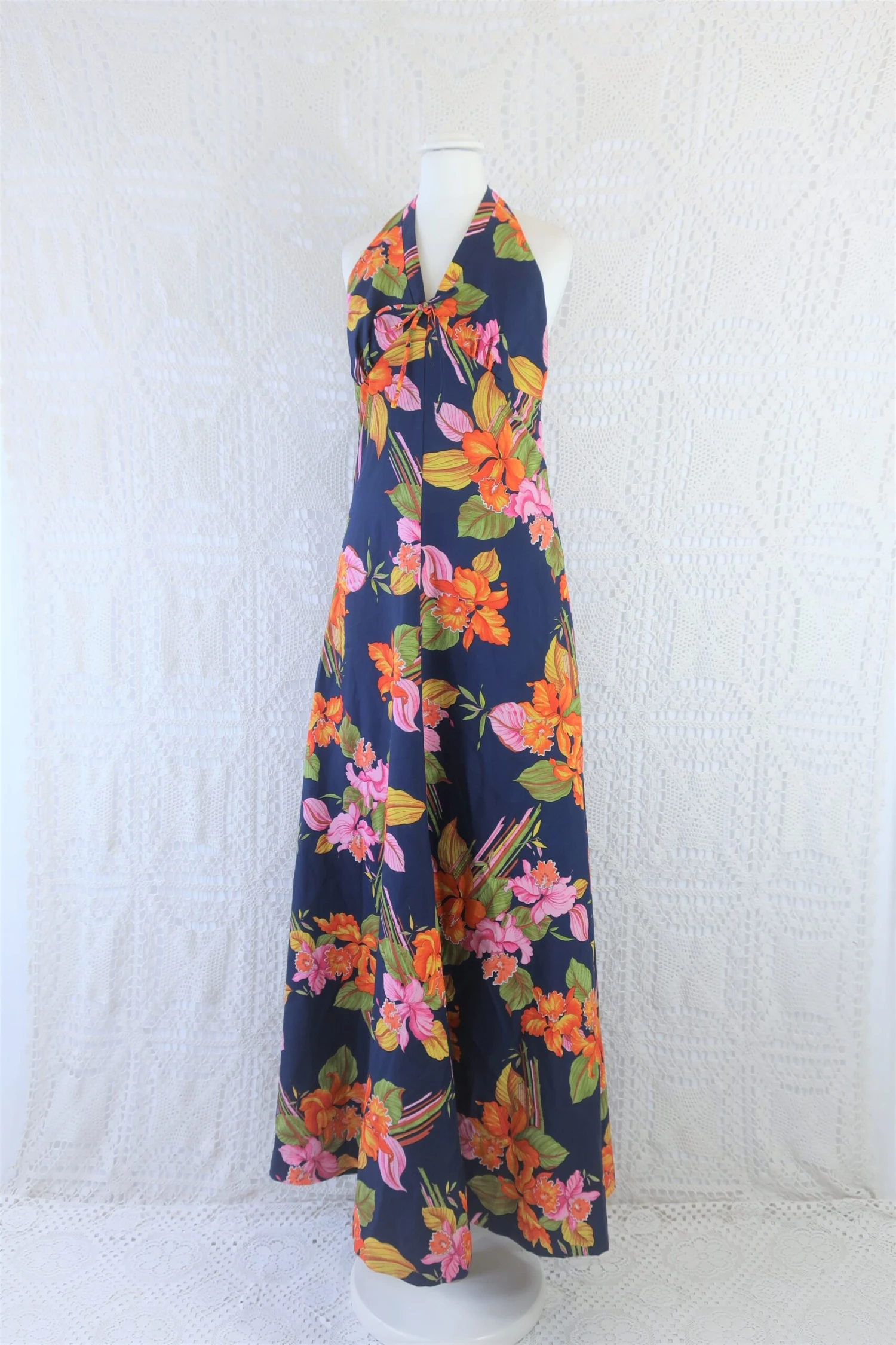 70’s Vintage Dress - Deep Navy Tropical Floral Halter-Neck Maxi - Size XS/S 3 70’s Vintage Dress - Deep Navy Tropical Floral Halter-Neck Maxi - Size XS/S - Image 3