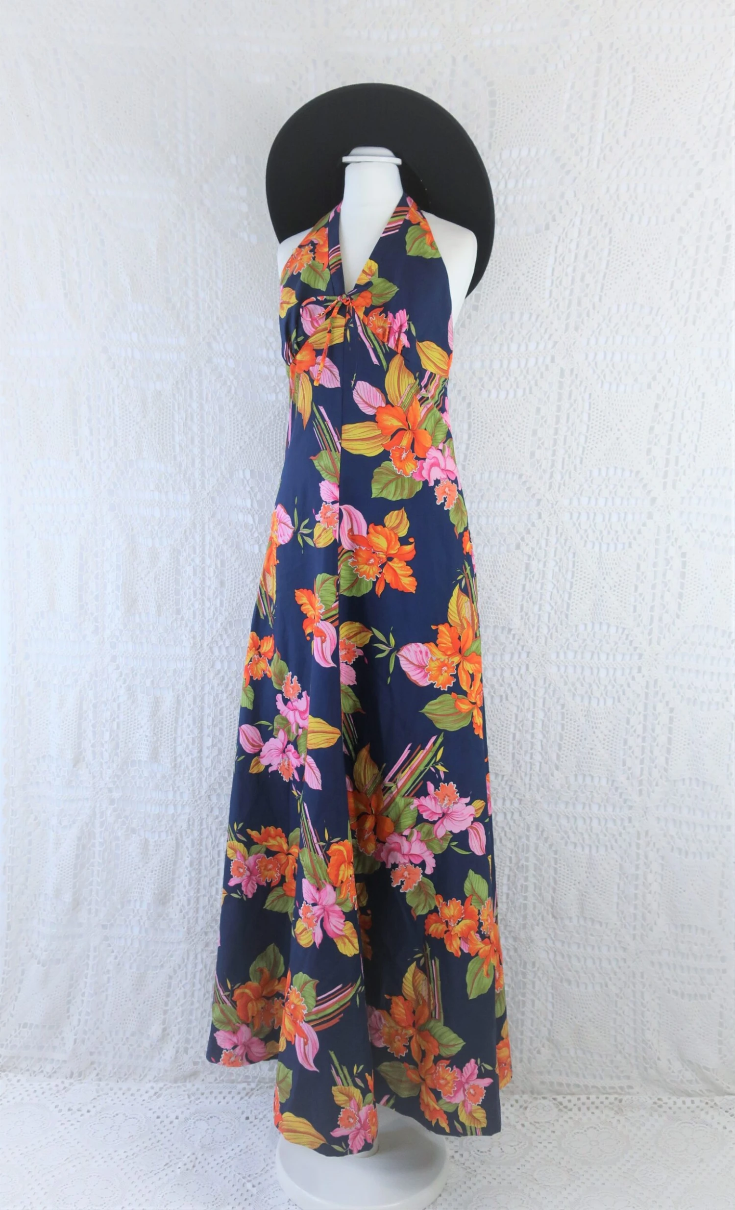 70’s Vintage Dress - Deep Navy Tropical Floral Halter-Neck Maxi - Size XS/S 2 70’s Vintage Dress - Deep Navy Tropical Floral Halter-Neck Maxi - Size XS/S - Image 2