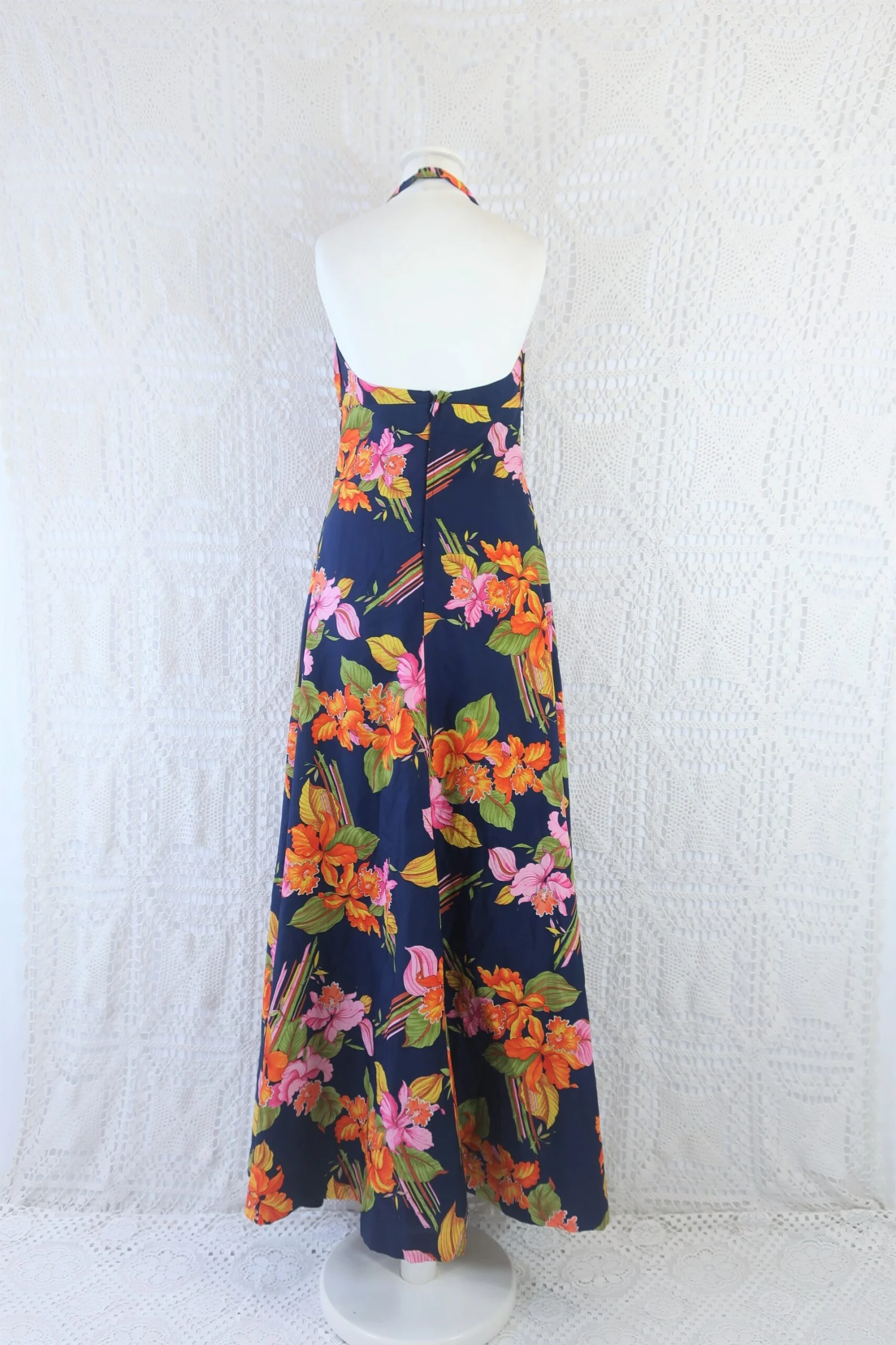 70’s Vintage Dress - Deep Navy Tropical Floral Halter-Neck Maxi - Size XS/S 6 70’s Vintage Dress - Deep Navy Tropical Floral Halter-Neck Maxi - Size XS/S - Image 6