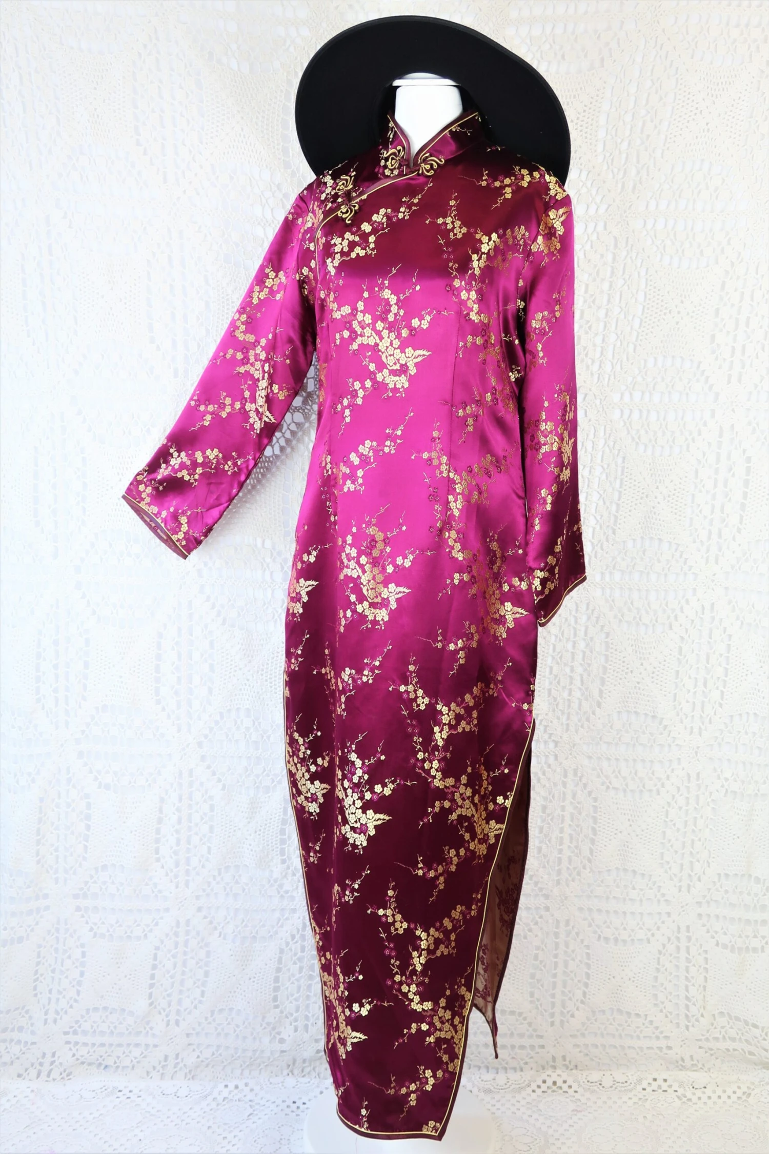 70's Vintage Mandarin Cocktail Dress - Plum & Golden Blossom - Size S/M 2 70's Vintage Mandarin Cocktail Dress - Plum & Golden Blossom - Size S/M - Image 2