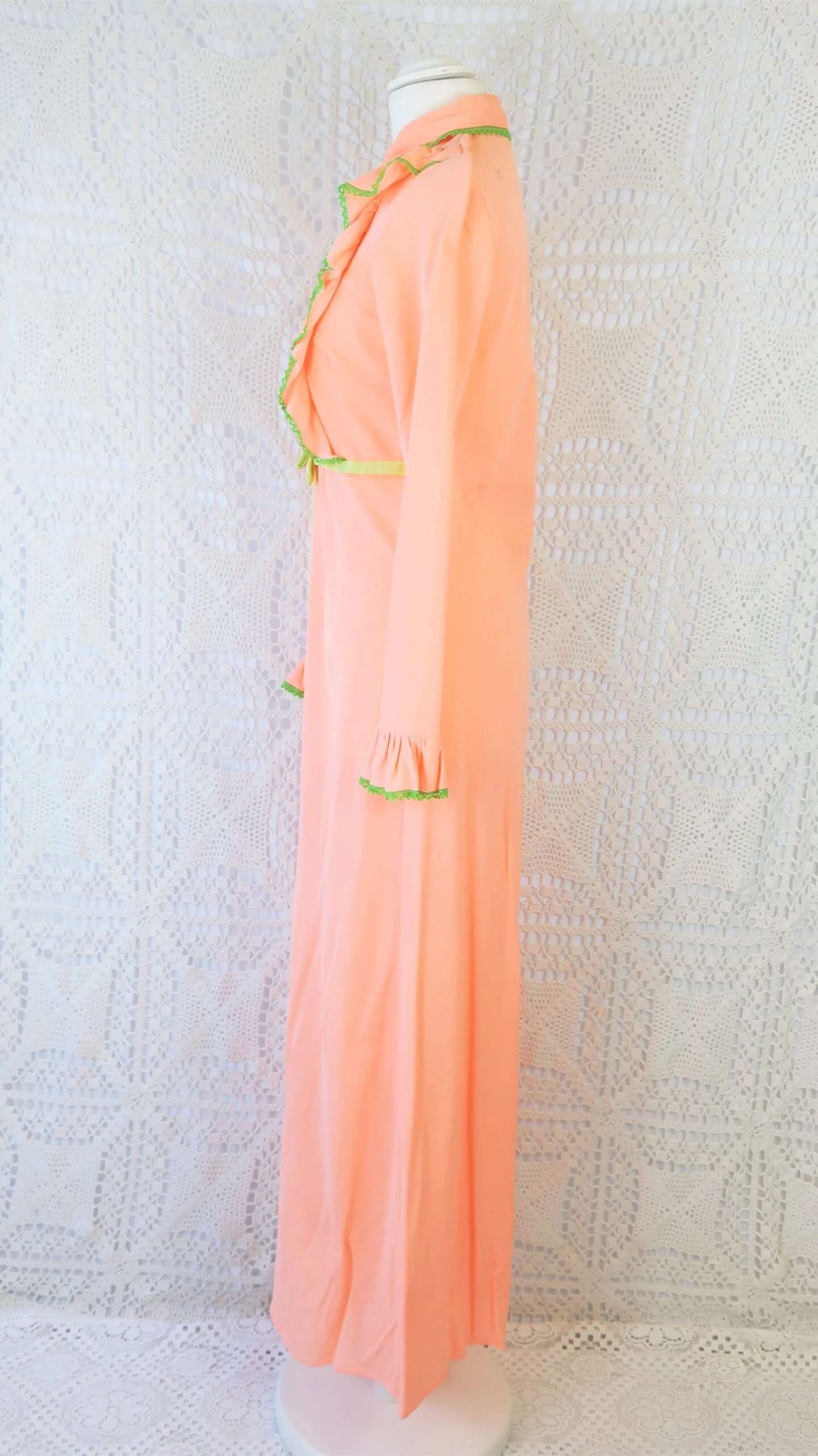 70's Vintage Dress - Taffy Pink & Green Embellishments - Size XS 4 70's Vintage Dress - Taffy Pink & Green Embellishments - Size XS - Image 4