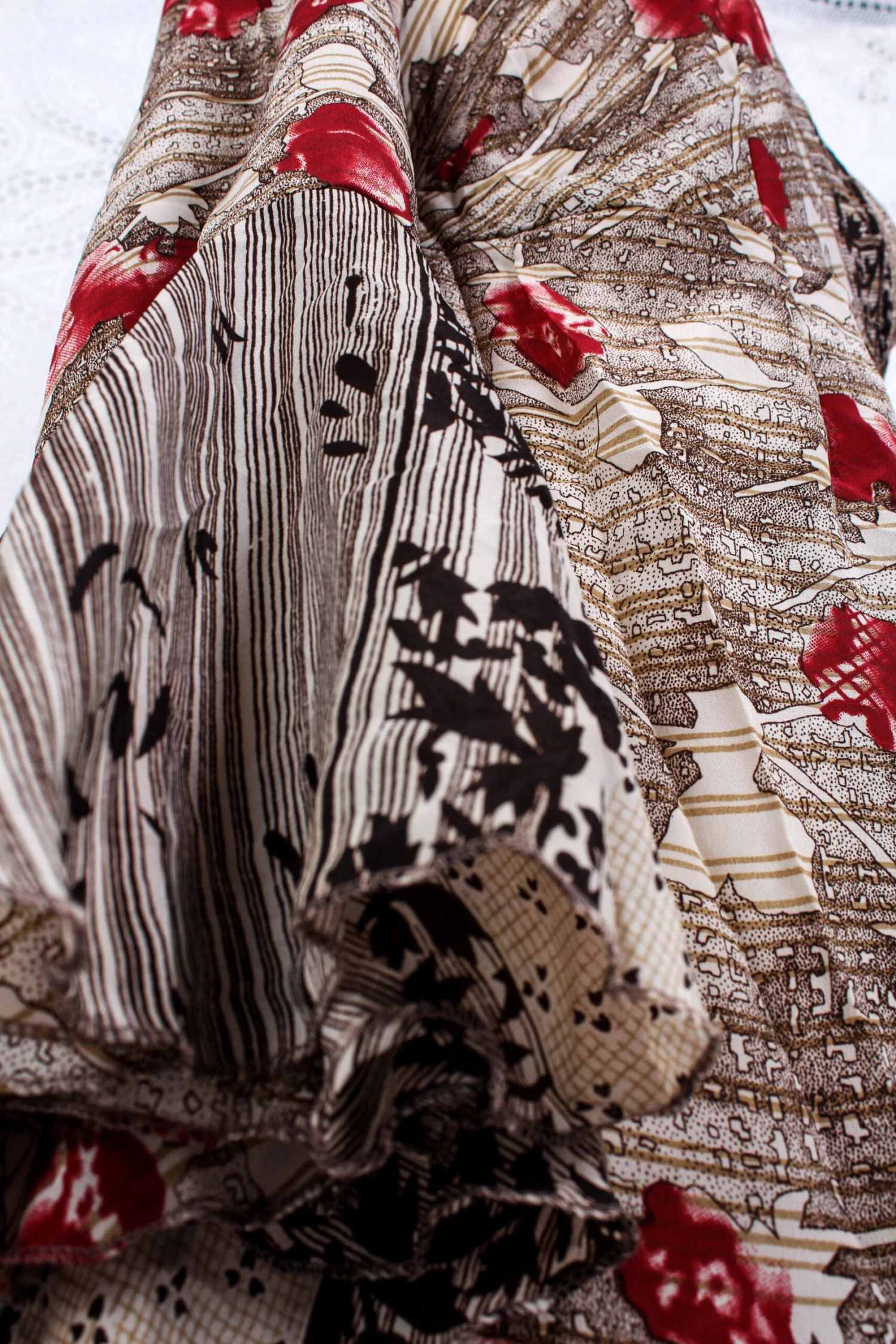 SALE Sylvia Wrap Dress - Vintage Indian Sari - Cream, Hickory & Ruby Floral (S To M/L) 4 SALE Sylvia Wrap Dress - Vintage Indian Sari - Cream, Hickory & Ruby Floral (S To M/L) - Image 4