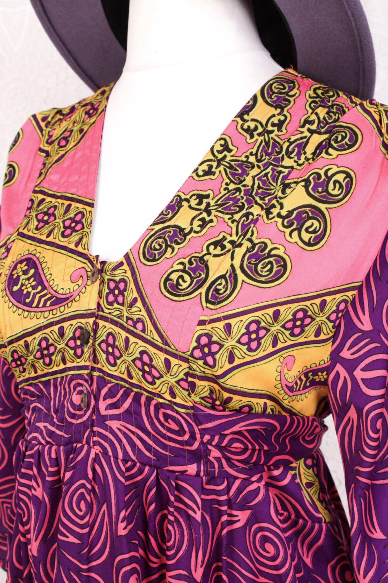 Lunar Mini Dress - Vintage Indian Sari - Flamingo & Violet Spiral - Free Size M/L 3 Lunar Mini Dress - Vintage Indian Sari - Flamingo & Violet Spiral - Free Size M/L - Image 3