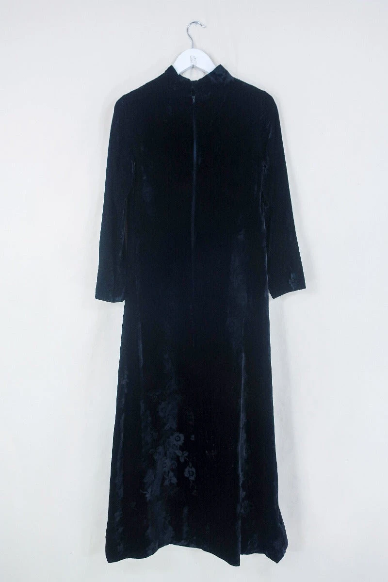 Vintage Velvet Maxi Dress - Gothic Black Jacquard - Size S/M 2 Vintage Velvet Maxi Dress - Gothic Black Jacquard - Size S/M - Image 2