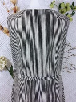 SALE Vintage 70s Dress - Red & Cream Striped Floral - Size M 24 SALE Vintage 70s Dress - Red & Cream Striped Floral - Size M -KIKIS Clothing Shop image 4fdd112c 91a4 41da 8396 dce48cb8ebd4