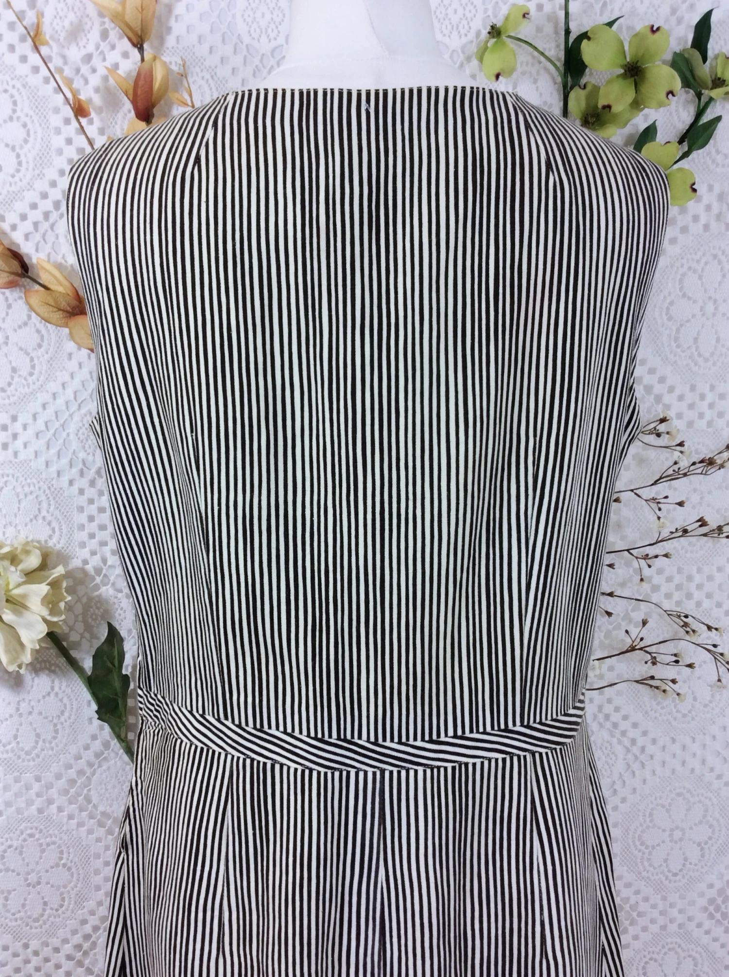 SALE Vintage 70s Dress - Red & Cream Striped Floral - Size M 10 SALE Vintage 70s Dress - Red & Cream Striped Floral - Size M - Image 10