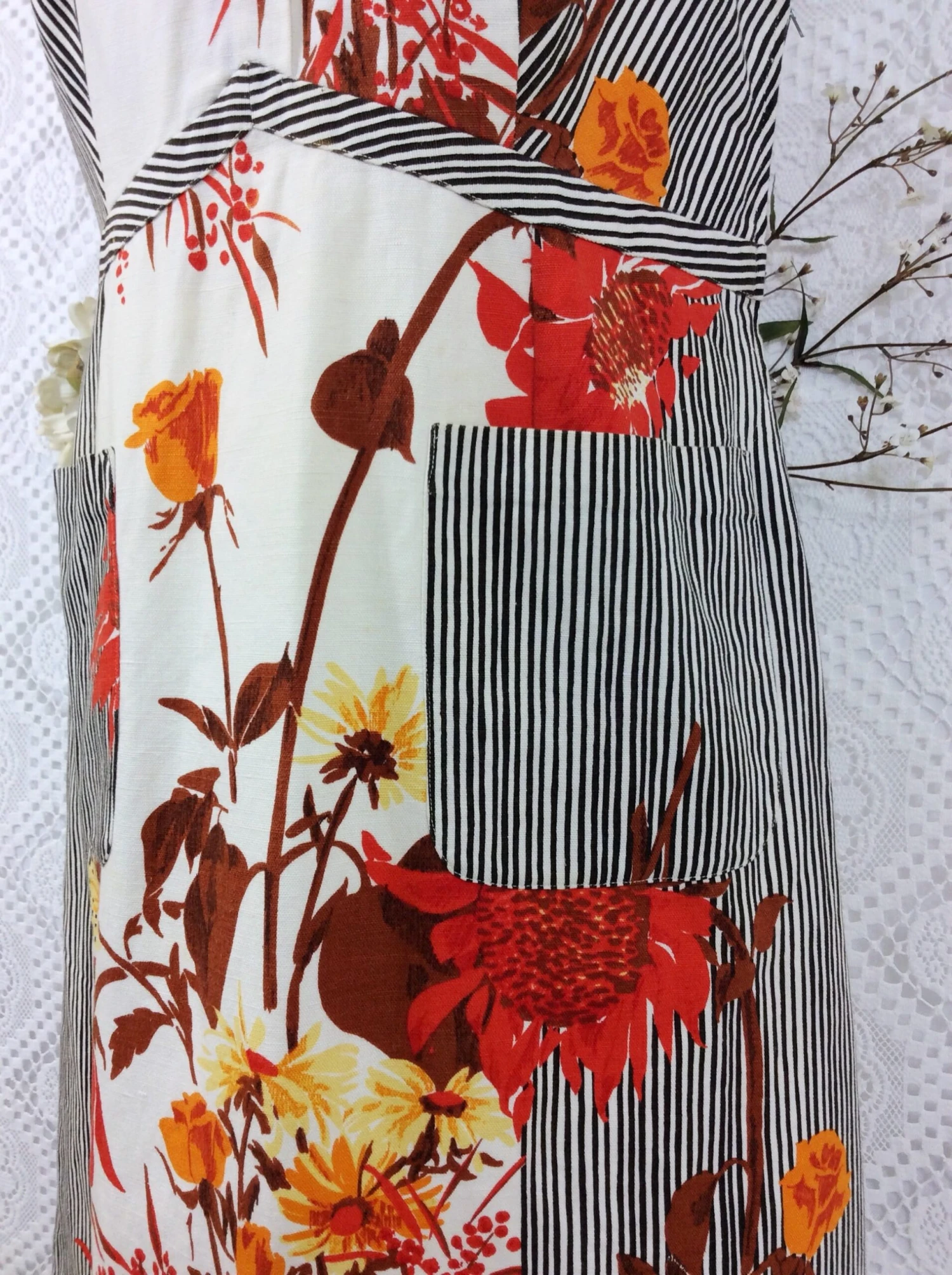 SALE Vintage 70s Dress - Red & Cream Striped Floral - Size M 11 SALE Vintage 70s Dress - Red & Cream Striped Floral - Size M - Image 11