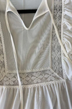 Vintage Dress - Salt White Daisy Lace Ruffle Maxi - Size XS -KIKIS Clothing Shop image 69a5a547 b501 452d b688 78ab77b3dd66