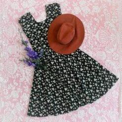 Vintage Dress - Black & Green With A Daisy Print - S