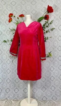 SALE Vintage Pink Heavy Velvet Dress - Size - S/M -KIKIS Clothing Shop image 801c1804 2ebd 4d73 be0f e0bb0090804a
