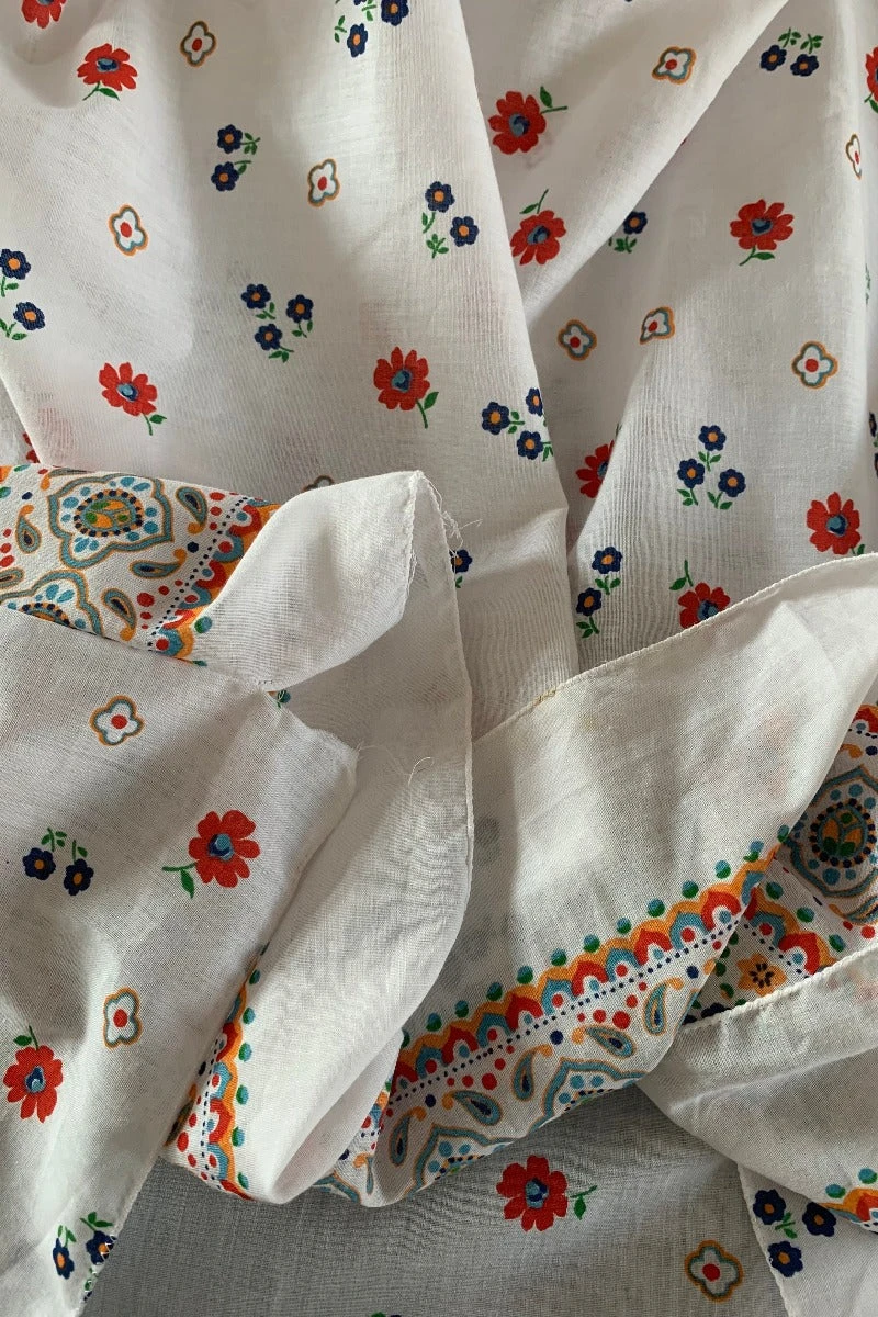 Vintage Maxi Dress - Scarlet & White Prairie Floral - Free Size XL 5 Vintage Maxi Dress - Scarlet & White Prairie Floral - Free Size XL - Image 5