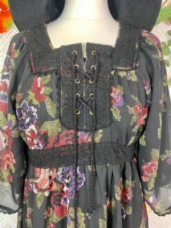 SALE Vintage Black Floral Dress With Lace - Size S -KIKIS Clothing Shop image a839db63 76d9 4075 9d5d 9d3432d3c638