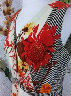 SALE Vintage 70s Dress - Red & Cream Striped Floral - Size M 22 SALE Vintage 70s Dress - Red & Cream Striped Floral - Size M -KIKIS Clothing Shop image bd1829b8 6094 41a0 a899 6a8af2d3143d