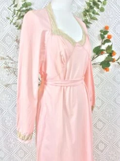 SALE Vintage Night Dress - Pastel Pale Pink Cotton & Lace - S/M 17 SALE Vintage Night Dress - Pastel Pale Pink Cotton & Lace - S/M -KIKIS Clothing Shop image e3da0969 926a 4bb6 9925 0e51ee48d930